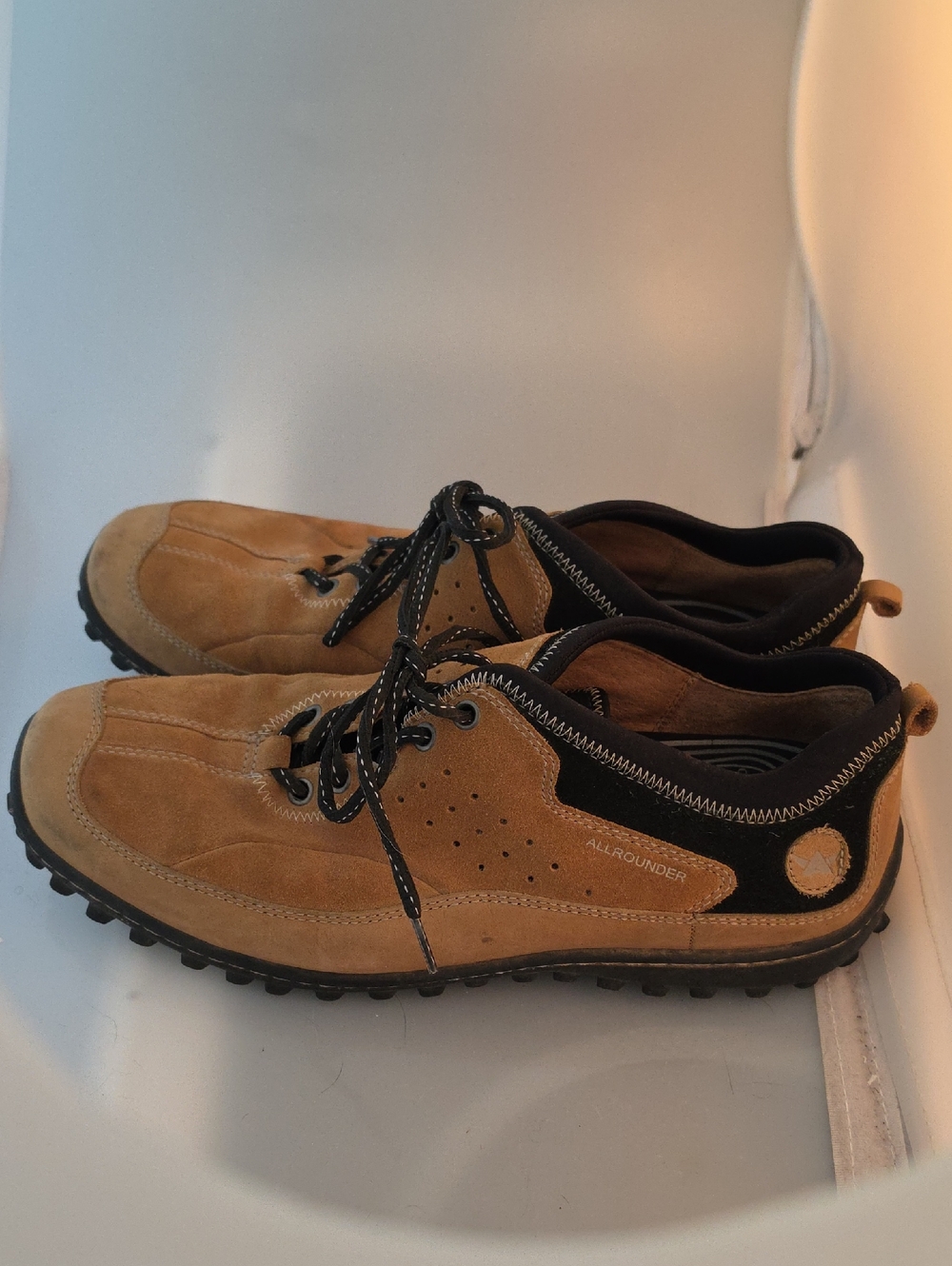 Mephisto Allrounders Hiking Men's Tan and Black Suede Lace-Up Casual Loafers